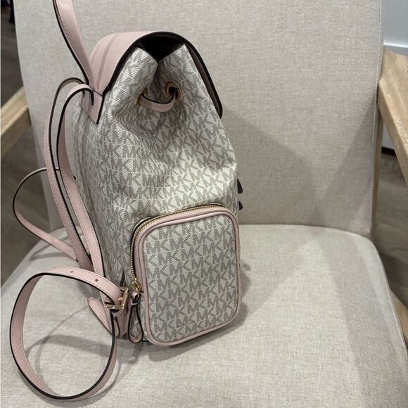 MICHAEL KORS
Jet Set Large Logo Backpack main image 5